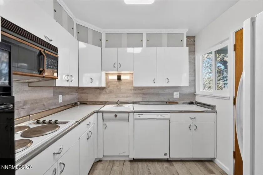 1945 4th, Sparks, Nevada 89431, 2 Bedrooms Bedrooms, ,1 BathroomBathrooms,Residential,Residential,4th,260001313