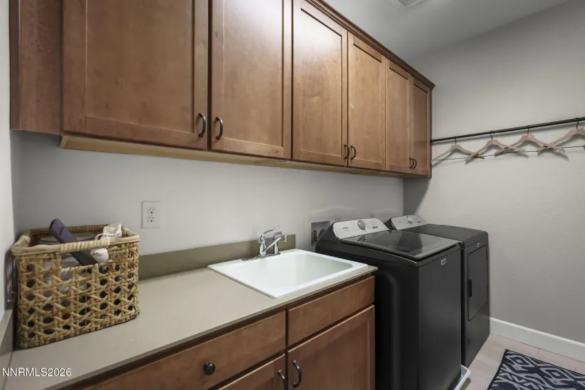 2428 Nehalem, Sparks, Nevada 89436, 4 Bedrooms Bedrooms, ,3 BathroomsBathrooms,Residential,Residential,Nehalem,260001325