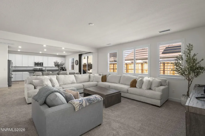 1252 Alfalfa, Sparks, Nevada 89436, 3 Bedrooms Bedrooms, ,3 BathroomsBathrooms,Residential,Residential,Alfalfa,260001331