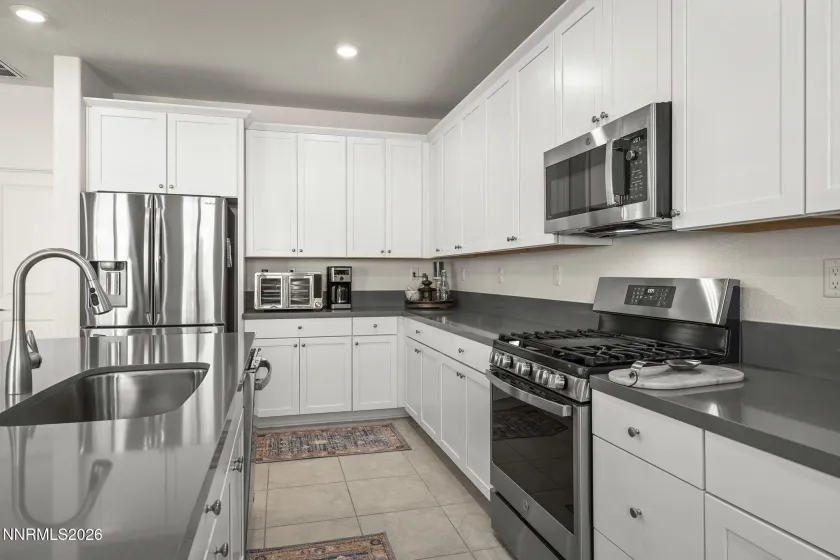 1252 Alfalfa, Sparks, Nevada 89436, 3 Bedrooms Bedrooms, ,3 BathroomsBathrooms,Residential,Residential,Alfalfa,260001331