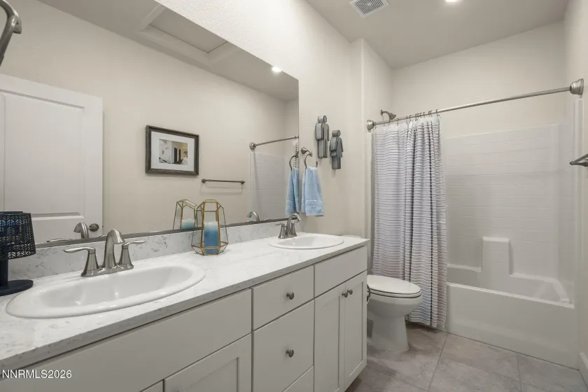 1252 Alfalfa, Sparks, Nevada 89436, 3 Bedrooms Bedrooms, ,3 BathroomsBathrooms,Residential,Residential,Alfalfa,260001331