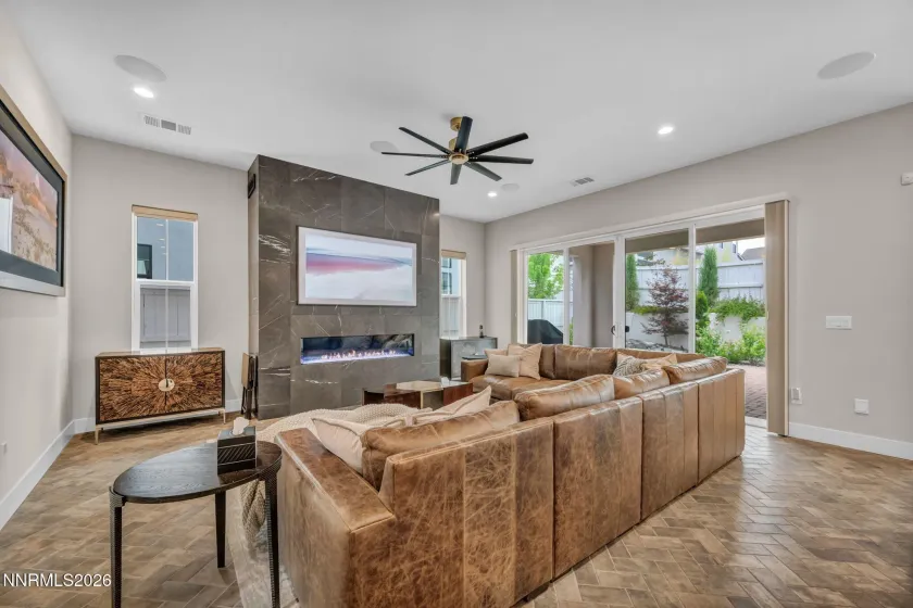 6103 Pleasant Oak, Reno, Nevada 89511, 4 Bedrooms Bedrooms, ,4 BathroomsBathrooms,Residential,Residential,Pleasant Oak,260001336