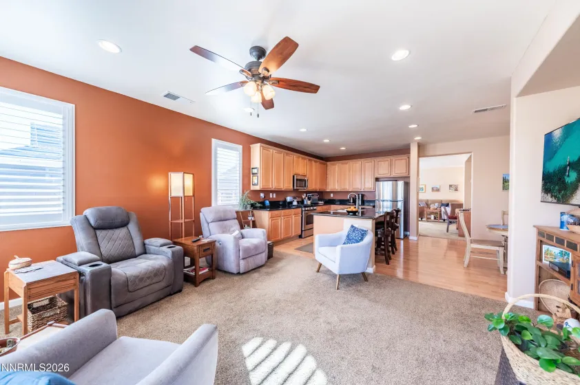 5344 Siltstone, Sparks, Nevada 89436, 4 Bedrooms Bedrooms, ,3 BathroomsBathrooms,Residential,Residential,Siltstone,260001342