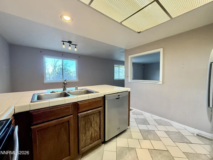 1095 Tudor, Reno, Nevada 89503, 4 Bedrooms Bedrooms, ,3 BathroomsBathrooms,Residential,Residential,Tudor,260001343