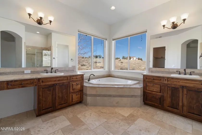 4095 Gray Fox, Reno, Nevada 89511, 5 Bedrooms Bedrooms, ,4 BathroomsBathrooms,Residential,Residential,Gray Fox,260001344