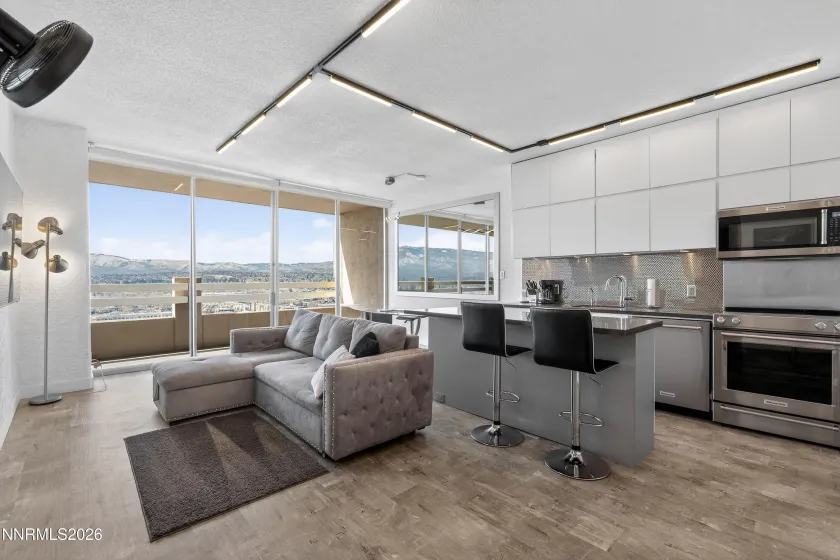 100 Arlington, Reno, Nevada 89501, 1 Bedroom Bedrooms, ,1 BathroomBathrooms,Residential,Residential,Arlington,260001346