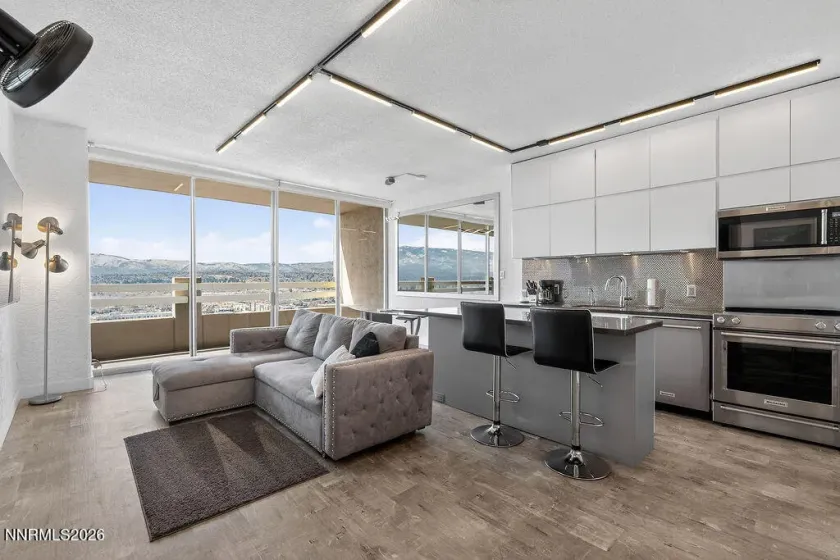 100 Arlington, Reno, Nevada 89501, 1 Bedroom Bedrooms, ,1 BathroomBathrooms,Residential,Residential,Arlington,260001346