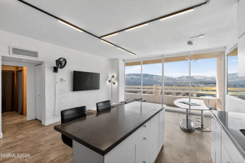 100 Arlington, Reno, Nevada 89501, 1 Bedroom Bedrooms, ,1 BathroomBathrooms,Residential,Residential,Arlington,260001346