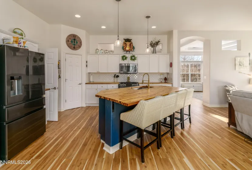 1530 Sequoia, Dayton, Nevada 89403, 4 Bedrooms Bedrooms, ,2 BathroomsBathrooms,Residential,Residential,Sequoia,260001345