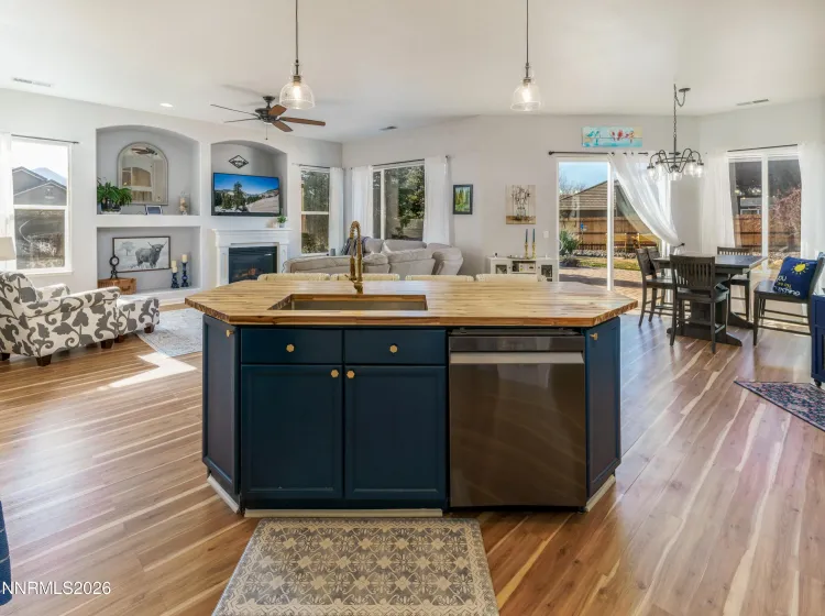 1530 Sequoia, Dayton, Nevada 89403, 4 Bedrooms Bedrooms, ,2 BathroomsBathrooms,Residential,Residential,Sequoia,260001345