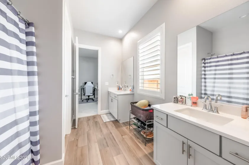 420 Pah Rah Ridge, Sparks, Nevada 89441, 4 Bedrooms Bedrooms, ,4 BathroomsBathrooms,Residential,Residential,Pah Rah Ridge,260001365