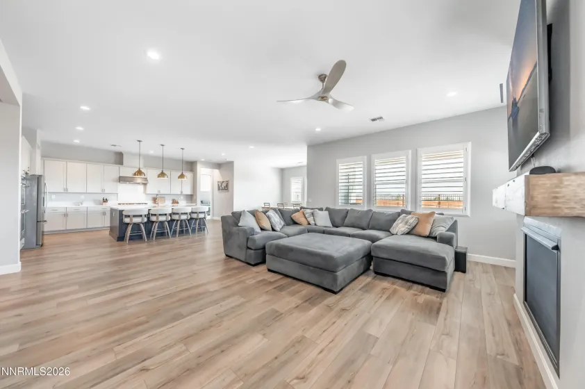 420 Pah Rah Ridge, Sparks, Nevada 89441, 4 Bedrooms Bedrooms, ,4 BathroomsBathrooms,Residential,Residential,Pah Rah Ridge,260001365