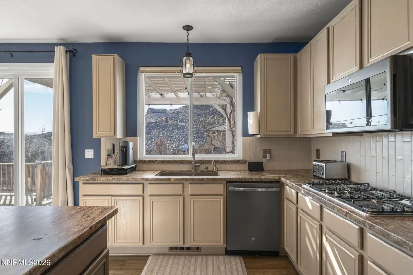 6120 Hidden Valley, Reno, Nevada 89502, 3 Bedrooms Bedrooms, ,2 BathroomsBathrooms,Residential,Residential,Hidden Valley,260001366