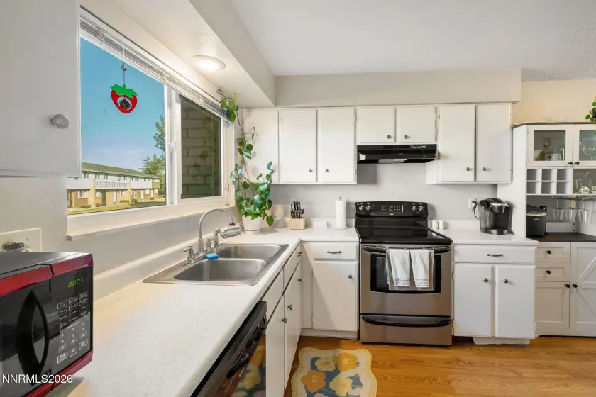 625 Smithridge Park, Reno, Nevada 89502, 2 Bedrooms Bedrooms, ,2 BathroomsBathrooms,Residential,Residential,Smithridge Park,260001363