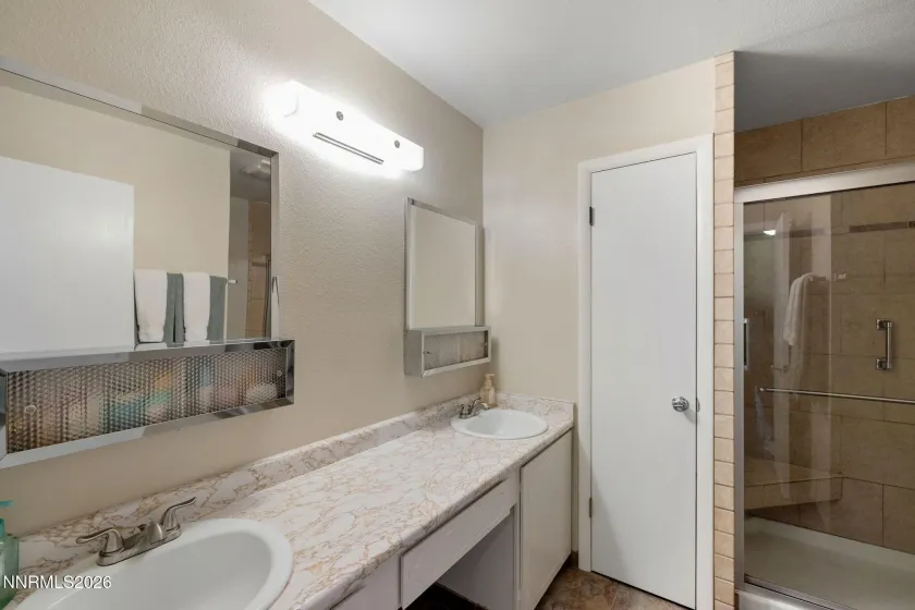 625 Smithridge Park, Reno, Nevada 89502, 2 Bedrooms Bedrooms, ,2 BathroomsBathrooms,Residential,Residential,Smithridge Park,260001363