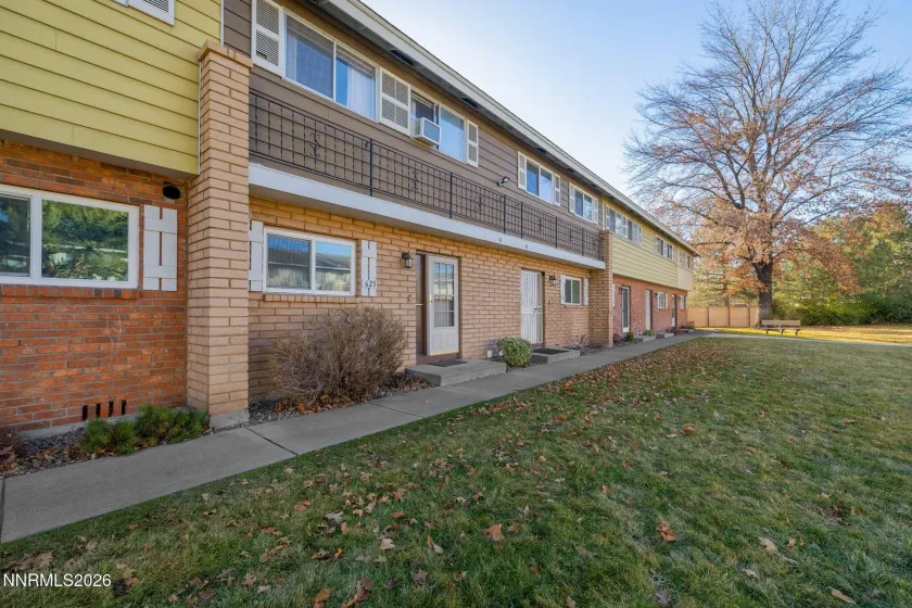 625 Smithridge Park, Reno, Nevada 89502, 2 Bedrooms Bedrooms, ,2 BathroomsBathrooms,Residential,Residential,Smithridge Park,260001363