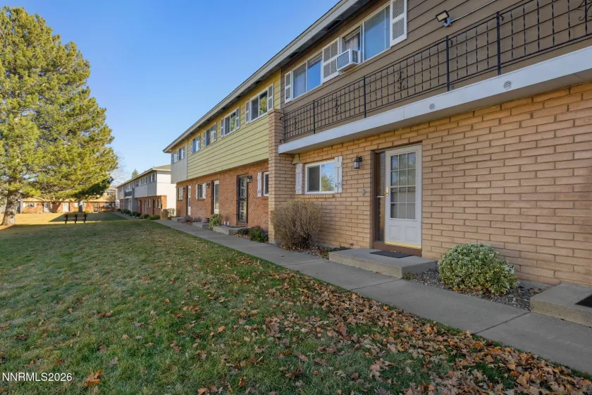 625 Smithridge Park, Reno, Nevada 89502, 2 Bedrooms Bedrooms, ,2 BathroomsBathrooms,Residential,Residential,Smithridge Park,260001363