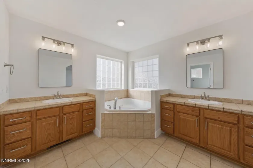 560 Wedge, Fernley, Nevada 89408, 3 Bedrooms Bedrooms, ,2 BathroomsBathrooms,Residential,Residential,Wedge,260001368