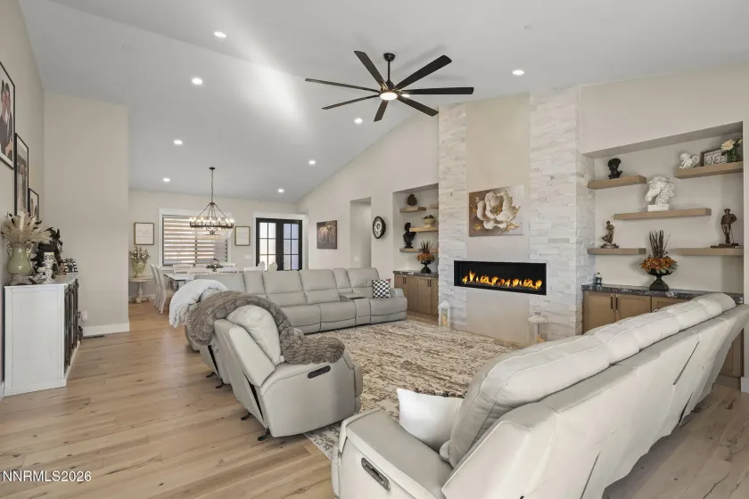 7201 Silver King, Sparks, Nevada 89436, 4 Bedrooms Bedrooms, ,4 BathroomsBathrooms,Residential,Residential,Silver King,260001369