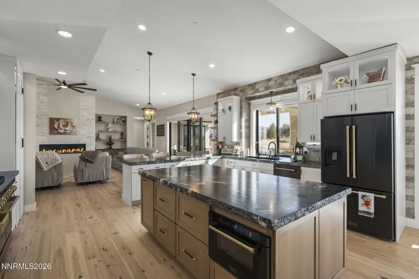 7201 Silver King, Sparks, Nevada 89436, 4 Bedrooms Bedrooms, ,4 BathroomsBathrooms,Residential,Residential,Silver King,260001369