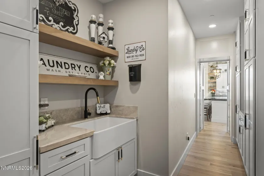 7201 Silver King, Sparks, Nevada 89436, 4 Bedrooms Bedrooms, ,4 BathroomsBathrooms,Residential,Residential,Silver King,260001369