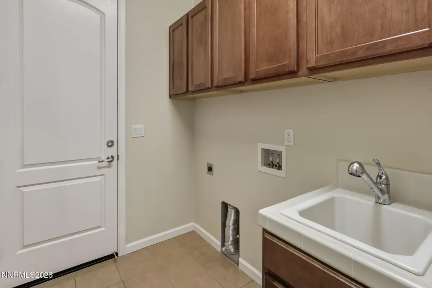 7901 Orange Plains, Sparks, Nevada 89436, 4 Bedrooms Bedrooms, ,3 BathroomsBathrooms,Residential,Residential,Orange Plains,260001377