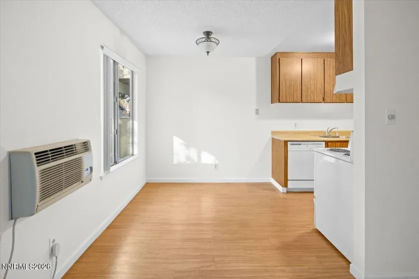 400 Saliman, Carson City, Nevada 89701, 1 Bedroom Bedrooms, ,1 BathroomBathrooms,Residential,Residential,Saliman,260001394