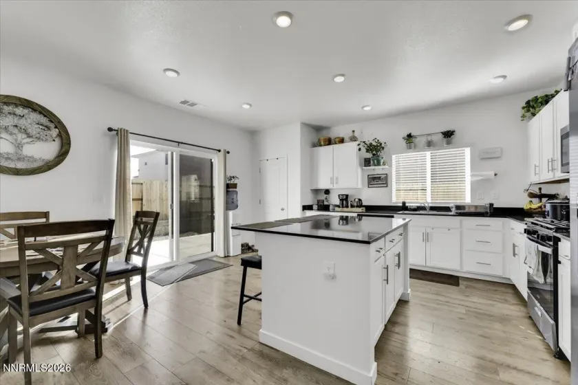 504 Winter Sky, Reno, Nevada 89506, 4 Bedrooms Bedrooms, ,3 BathroomsBathrooms,Residential,Residential,Winter Sky,260001382