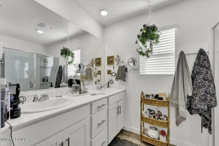 504 Winter Sky, Reno, Nevada 89506, 4 Bedrooms Bedrooms, ,3 BathroomsBathrooms,Residential,Residential,Winter Sky,260001382