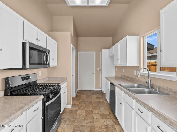 638 Brook, Fernley, Nevada 89408, 3 Bedrooms Bedrooms, ,2 BathroomsBathrooms,Residential,Residential,Brook,260001383