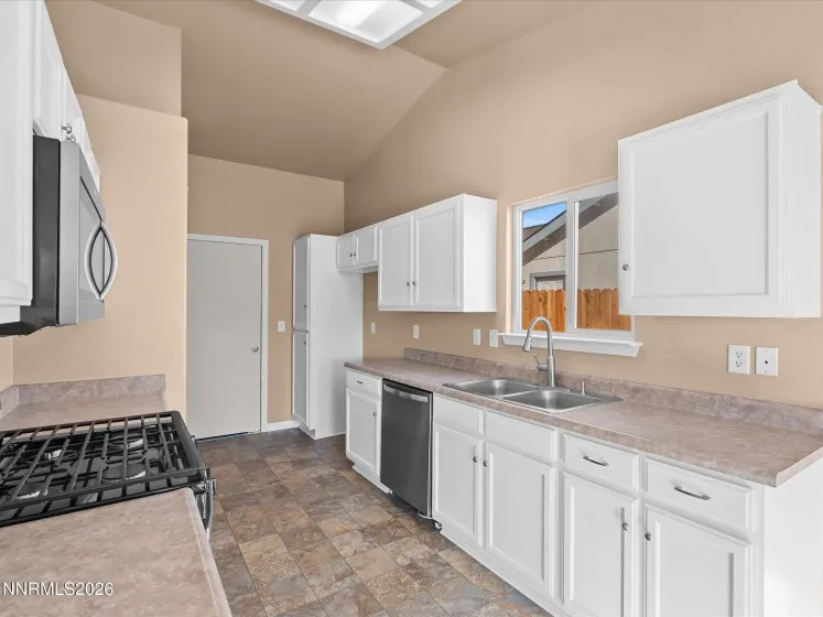 638 Brook, Fernley, Nevada 89408, 3 Bedrooms Bedrooms, ,2 BathroomsBathrooms,Residential,Residential,Brook,260001383