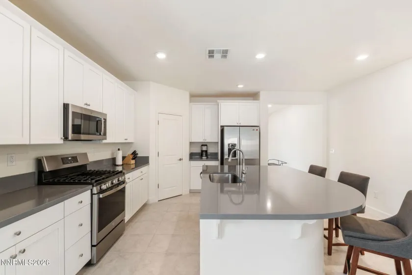 6407 Bucking Horse, Sparks, Nevada 89436, 3 Bedrooms Bedrooms, ,2 BathroomsBathrooms,Residential,Residential,Bucking Horse,260001426