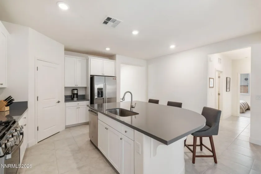 6407 Bucking Horse, Sparks, Nevada 89436, 3 Bedrooms Bedrooms, ,2 BathroomsBathrooms,Residential,Residential,Bucking Horse,260001426