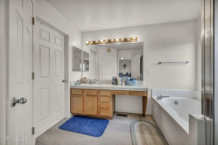 2900 Crown Canyon, Reno, Nevada 89503, 4 Bedrooms Bedrooms, ,2 BathroomsBathrooms,Residential,Residential,Crown Canyon,260000010