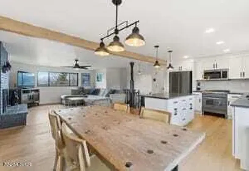 1801 Carlin, Reno, Nevada 89503, 4 Bedrooms Bedrooms, ,3 BathroomsBathrooms,Residential,Residential,Carlin,260001430