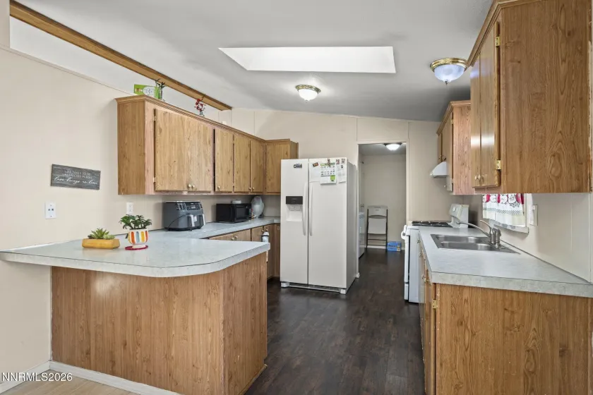 2701 Larkspur, Reno, Nevada 89512, 3 Bedrooms Bedrooms, ,2 BathroomsBathrooms,Residential,Residential,Larkspur,260001432