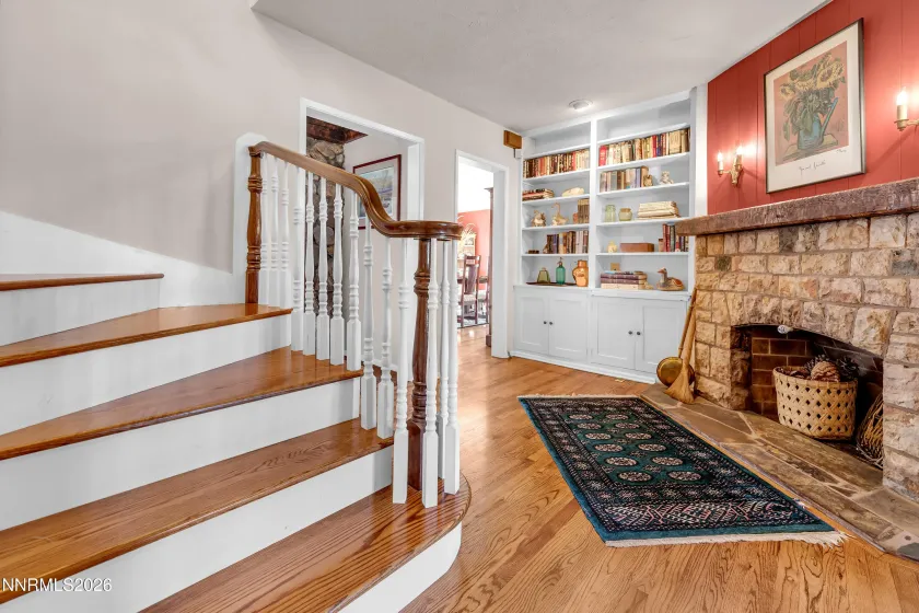 1010 La Rue, Reno, Nevada 89509, 5 Bedrooms Bedrooms, ,2 BathroomsBathrooms,Residential,Residential,La Rue,260001434