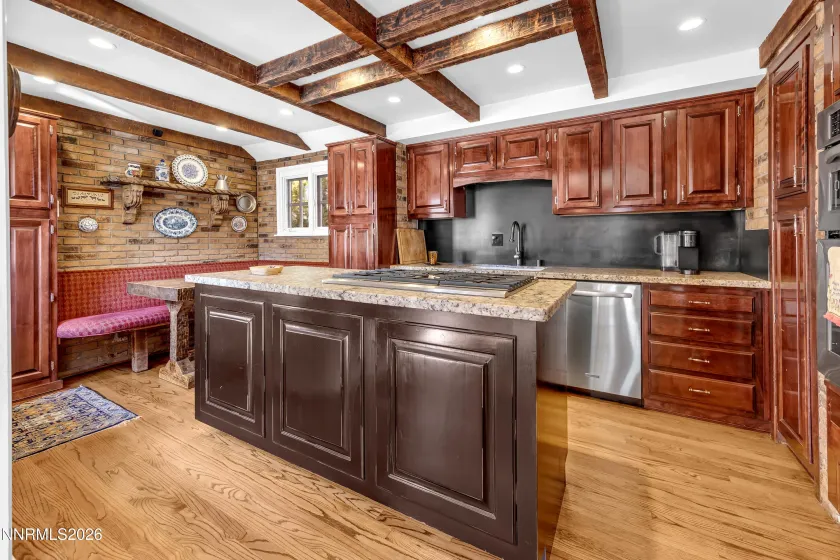 1010 La Rue, Reno, Nevada 89509, 5 Bedrooms Bedrooms, ,2 BathroomsBathrooms,Residential,Residential,La Rue,260001434