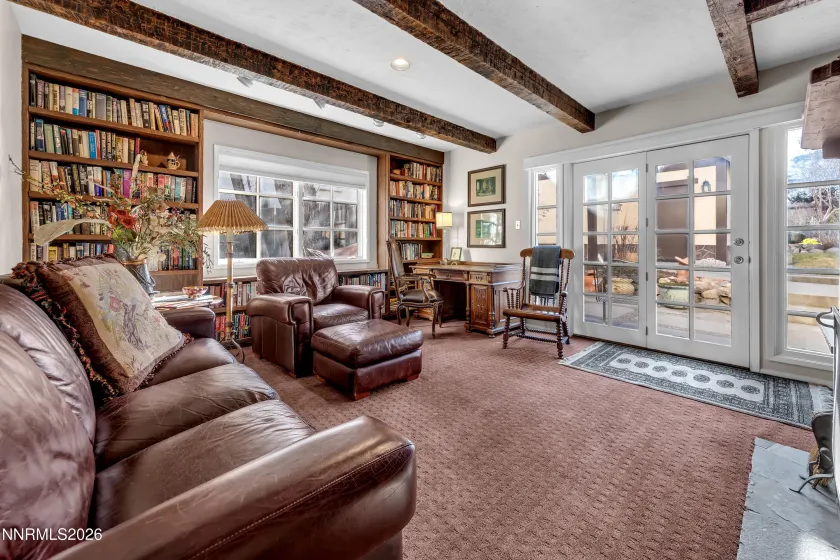 1010 La Rue, Reno, Nevada 89509, 5 Bedrooms Bedrooms, ,2 BathroomsBathrooms,Residential,Residential,La Rue,260001434