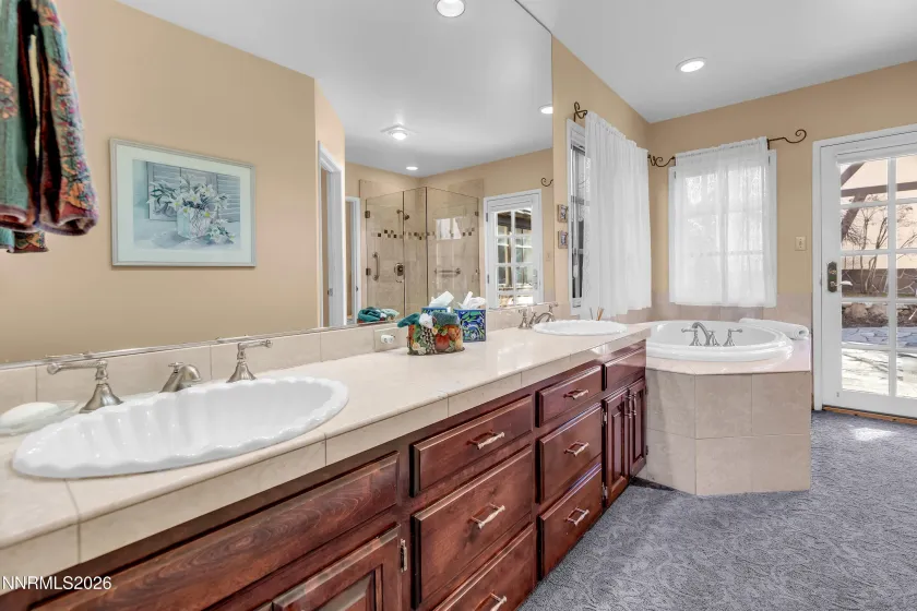 1010 La Rue, Reno, Nevada 89509, 5 Bedrooms Bedrooms, ,2 BathroomsBathrooms,Residential,Residential,La Rue,260001434