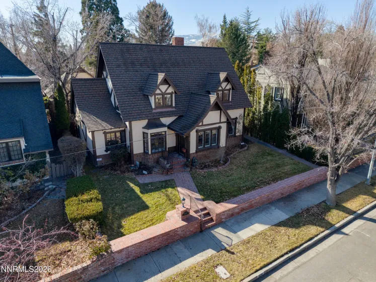 1010 La Rue, Reno, Nevada 89509, 5 Bedrooms Bedrooms, ,2 BathroomsBathrooms,Residential,Residential,La Rue,260001434