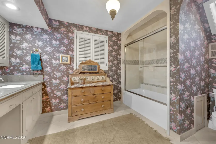 1010 La Rue, Reno, Nevada 89509, 5 Bedrooms Bedrooms, ,2 BathroomsBathrooms,Residential,Residential,La Rue,260001434