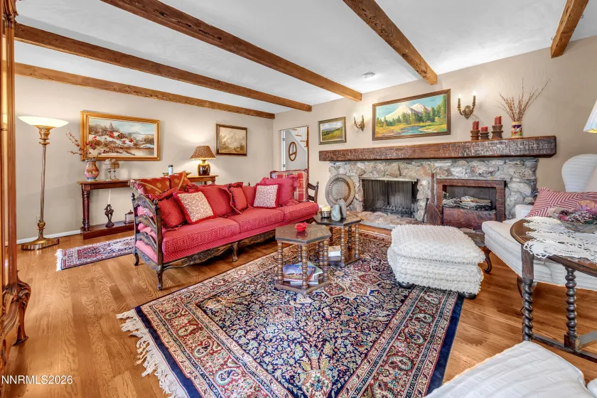 1010 La Rue, Reno, Nevada 89509, 5 Bedrooms Bedrooms, ,2 BathroomsBathrooms,Residential,Residential,La Rue,260001434