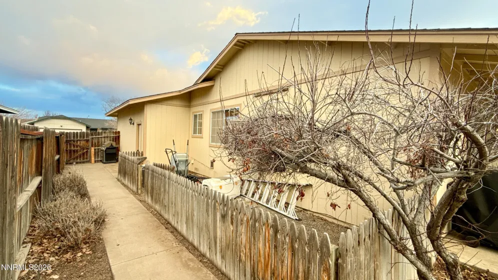 555 Ranch, Fernley, Nevada 89408, 3 Bedrooms Bedrooms, ,2 BathroomsBathrooms,Residential,Residential,Ranch,260001438