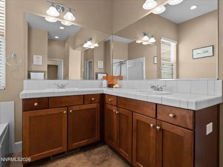 5769 Desert Mirage, Sparks, Nevada 89436, 3 Bedrooms Bedrooms, ,2 BathroomsBathrooms,Residential,Residential,Desert Mirage,260001458