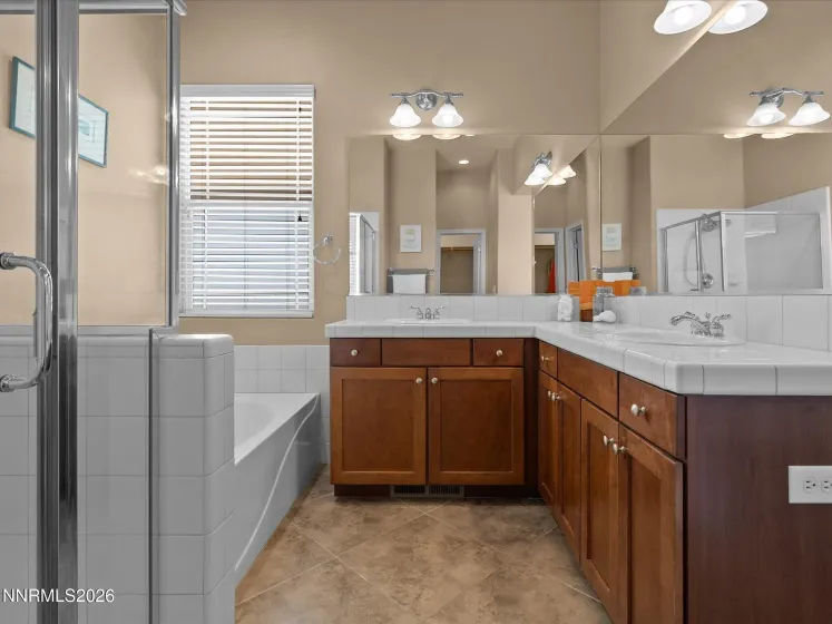 5769 Desert Mirage, Sparks, Nevada 89436, 3 Bedrooms Bedrooms, ,2 BathroomsBathrooms,Residential,Residential,Desert Mirage,260001458