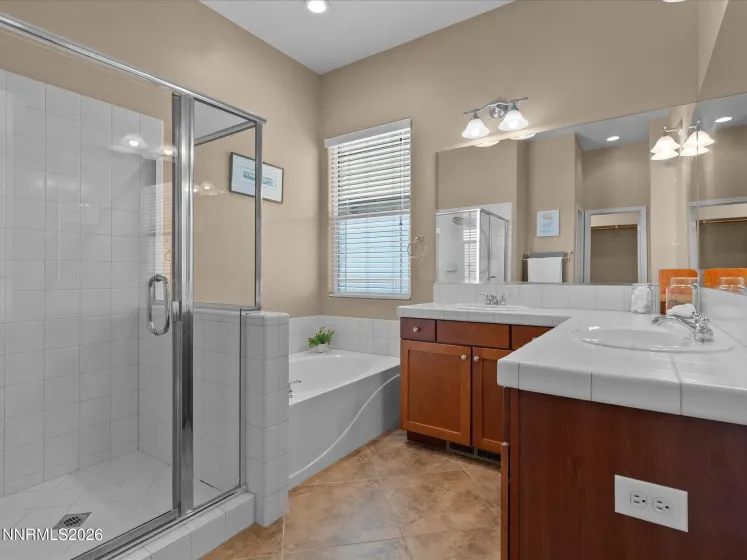 5769 Desert Mirage, Sparks, Nevada 89436, 3 Bedrooms Bedrooms, ,2 BathroomsBathrooms,Residential,Residential,Desert Mirage,260001458