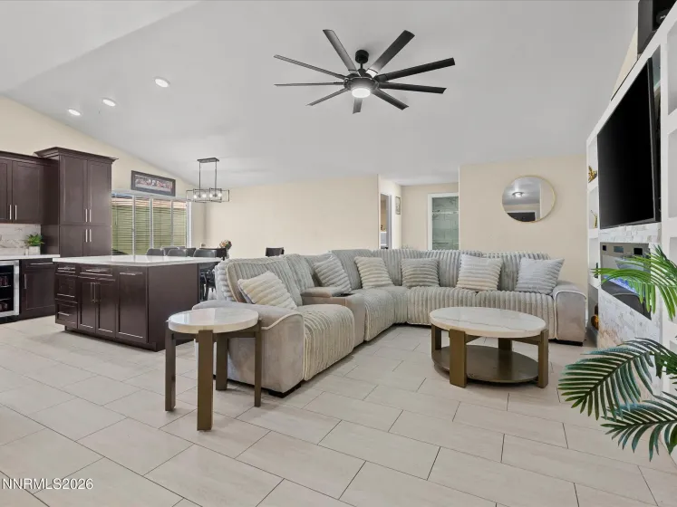 587 Spur, Fernley, Nevada 89408, 3 Bedrooms Bedrooms, ,2 BathroomsBathrooms,Residential,Residential,Spur,260001460