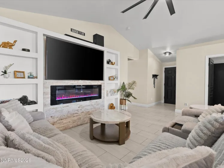 587 Spur, Fernley, Nevada 89408, 3 Bedrooms Bedrooms, ,2 BathroomsBathrooms,Residential,Residential,Spur,260001460