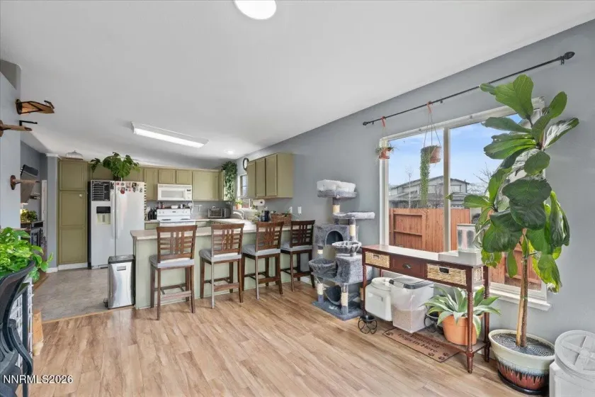 18213 Silverleaf, Reno, Nevada 89508, 3 Bedrooms Bedrooms, ,2 BathroomsBathrooms,Residential,Residential,Silverleaf,260001466